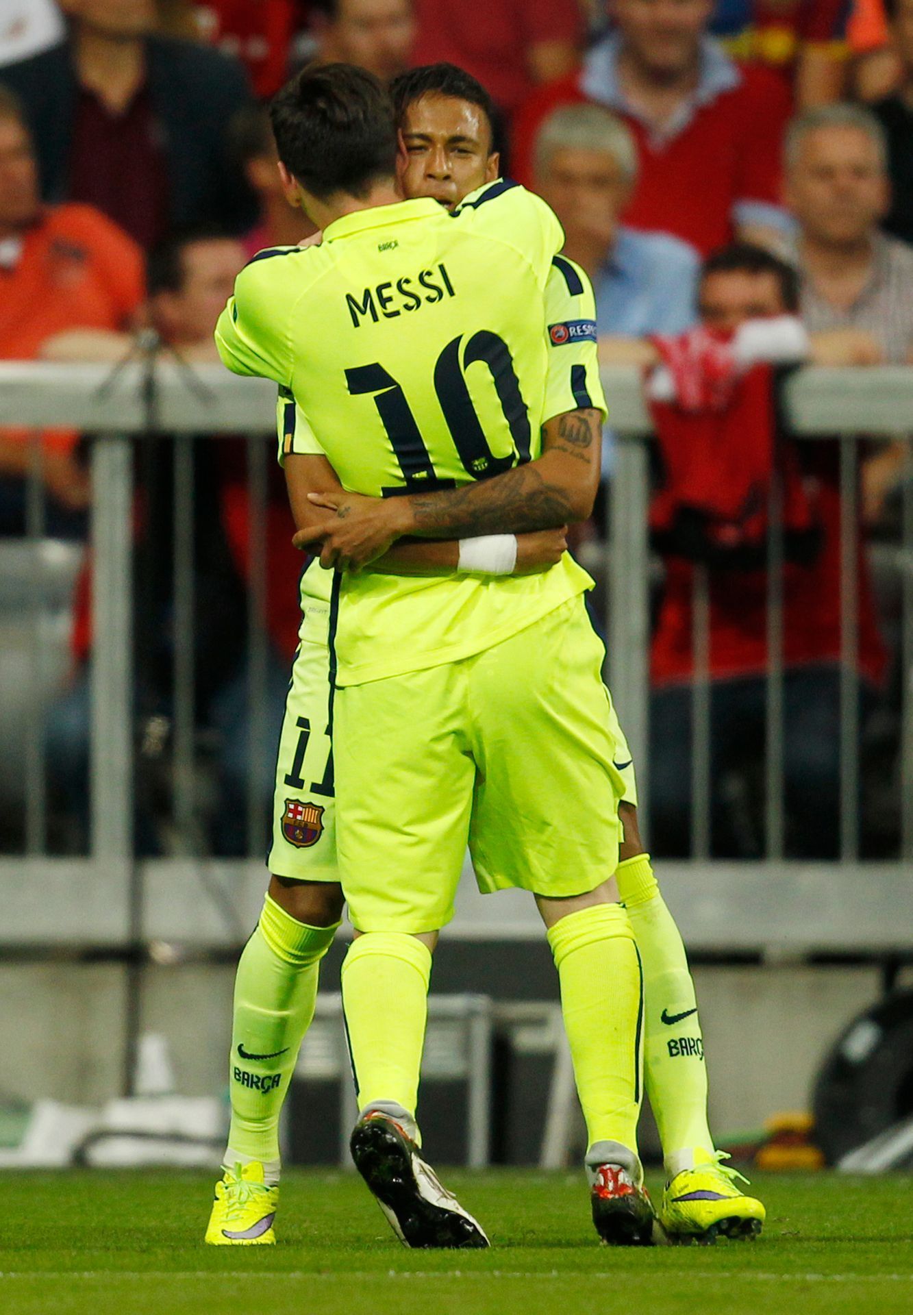Liga mistrů, Bayern-Barcelona: Neymar  a Lionel Messi slaví gól