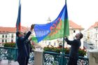 Praha vyvěsila romskou vlajku, uctila oběti romského holokaustu