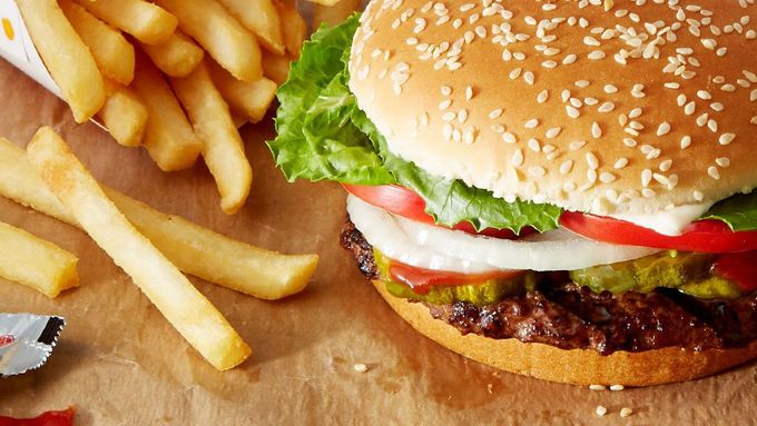 Rostlinný burger od Burger Kingu.