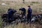 Živě: Nová záhada. Pasažér z MH17 měl kyslíkovou masku