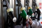 Benzin a nafta stojí už jako v květnu, zlevňování pokračuje šestým týdnem v řadě