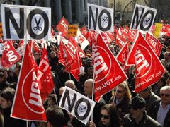 Španělé demonstrovali proti reformám