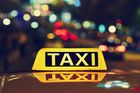 Nejlevnější taxi se musí přejmenovat. Jeho název klame spotřebitele, rozhodl soud