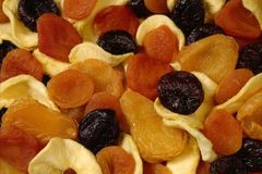 Vychytávky do kuchyně: sušička na ovoce a vakuové dózy