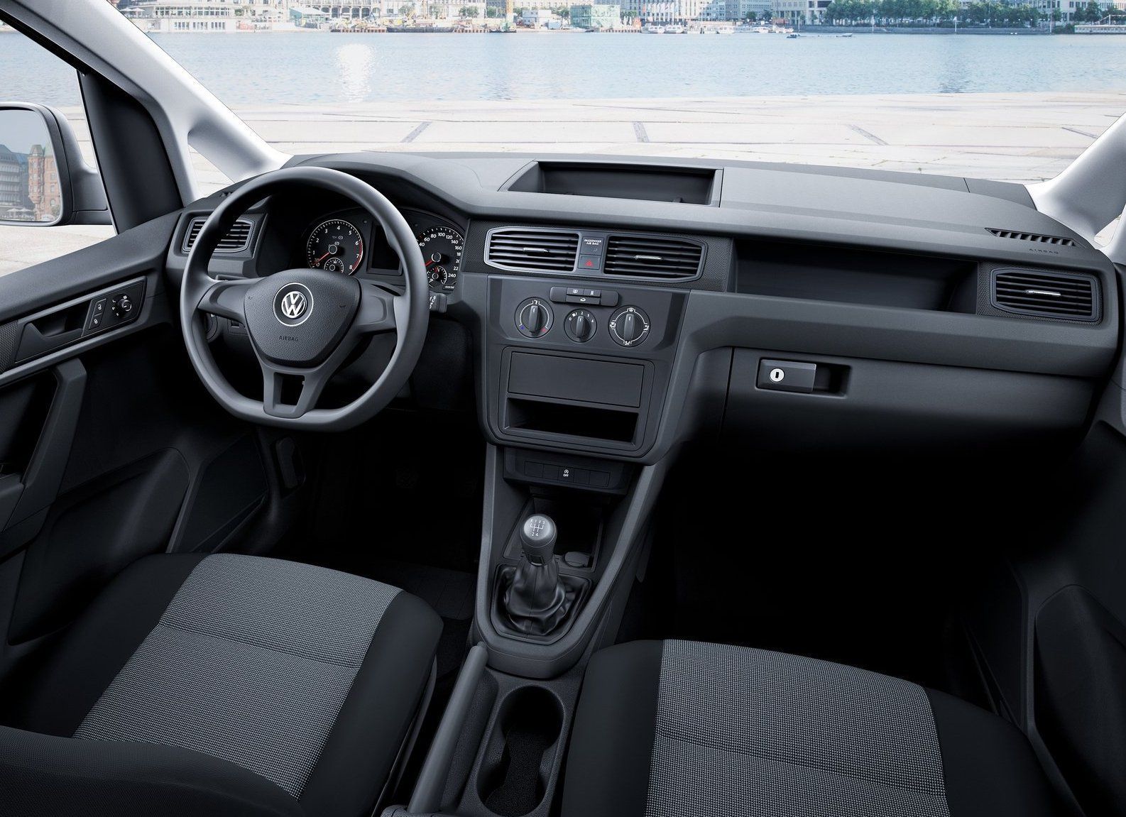 VW Caddy interiér - základní