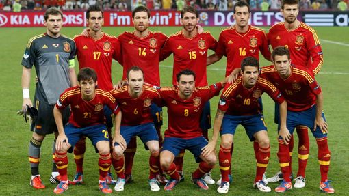 Španělský fotbalový tým před čtvrtfinálovém utkání Španělska s Francií na Euru 2012.
