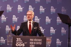 Fiala přesvědčivě obhájil post předsedy ODS. Ve straně ale roste nervozita
