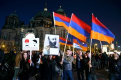 Nejde o útok, ale Turecko by se mělo s historií vyrovnat, říká autor usnesení o genocidě Arménů