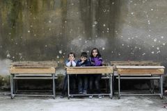 Válkou zdecimované Sýrii hrozí rekordní neúroda a hlad