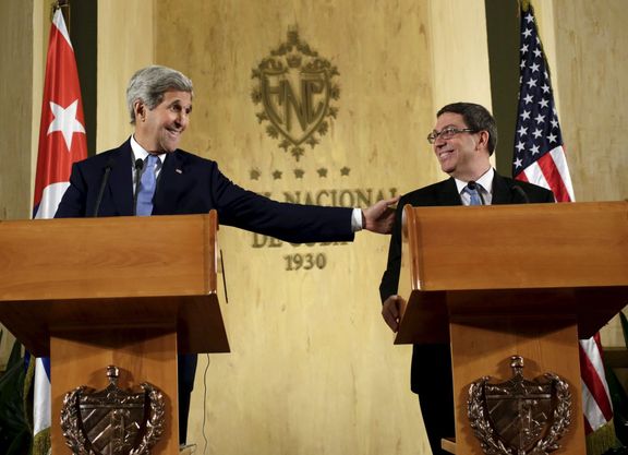 Šéfové americké a kubánské diplomacie nešetřili na tiskové konferenci přátelskými gesty a úsměvy.