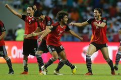 Egypt na penalty porazil Burkinu Faso a je prvním finalistou afrického šampionátu
