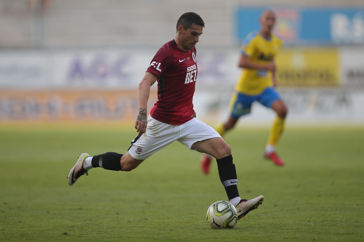 Nicolae Stanciu v zápase 4. ligového kola Teplice - Sparta.