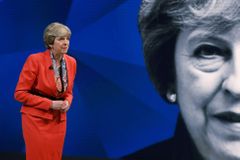 Mayové hrozí v britských volbách osud Paroubka nebo Merkelové. Vítězství, které není úspěchem