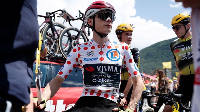 Jonas Vingegaard v cíli.
