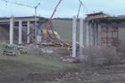 Pád slovenského mostu zavinila vadná podpěra