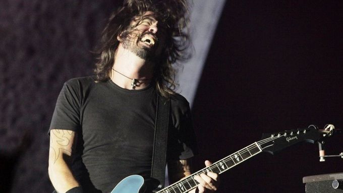 Dave Grohl, frontman Foo Fighters a někdejší bubeník Nirvany.