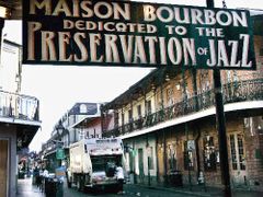 Proslulá Francouzská čtvrť patří k těm místům v New Orleansu, do kterých už se postupně vrací normální život.