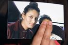 Teenagerka, která se přidala k IS a teď chce zpět do Británie, přijde o občanství