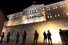 Živě: Atény řekly ano dohodě. Bude to tvrdé, přiznal Tsipras
