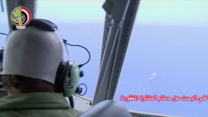 Egyptská armáda pátrá ve Středozemním moři.
