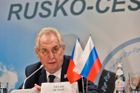Zeman na vojenskou přehlídku do Moskvy kvůli koronaviru nepojede, pošle velvyslance