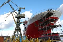 Oligarcha slibuje polským loďařům platy jako v Norsku