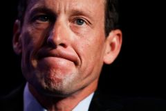 Djokovič: Armstrong by za své lži měl trpět