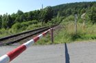 Vlak u Prahy srazil a zabil člověka, hlavní trať na Děčín stála