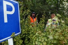 Kvůli parkování aut se chystá v Praze vzpoura obvodů