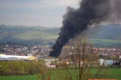 V Lanškrouně hořela galvanovna, zásah zkomplikovaly exploze