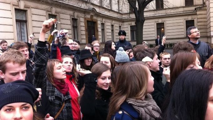 Týden neklidu: Nespokojení studenti vyšli do ulic i v Praze