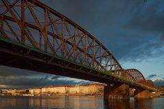 Na výtoňském mostu v Praze uzavřeli severní lávku, instalují čidla kvůli bezpečnosti