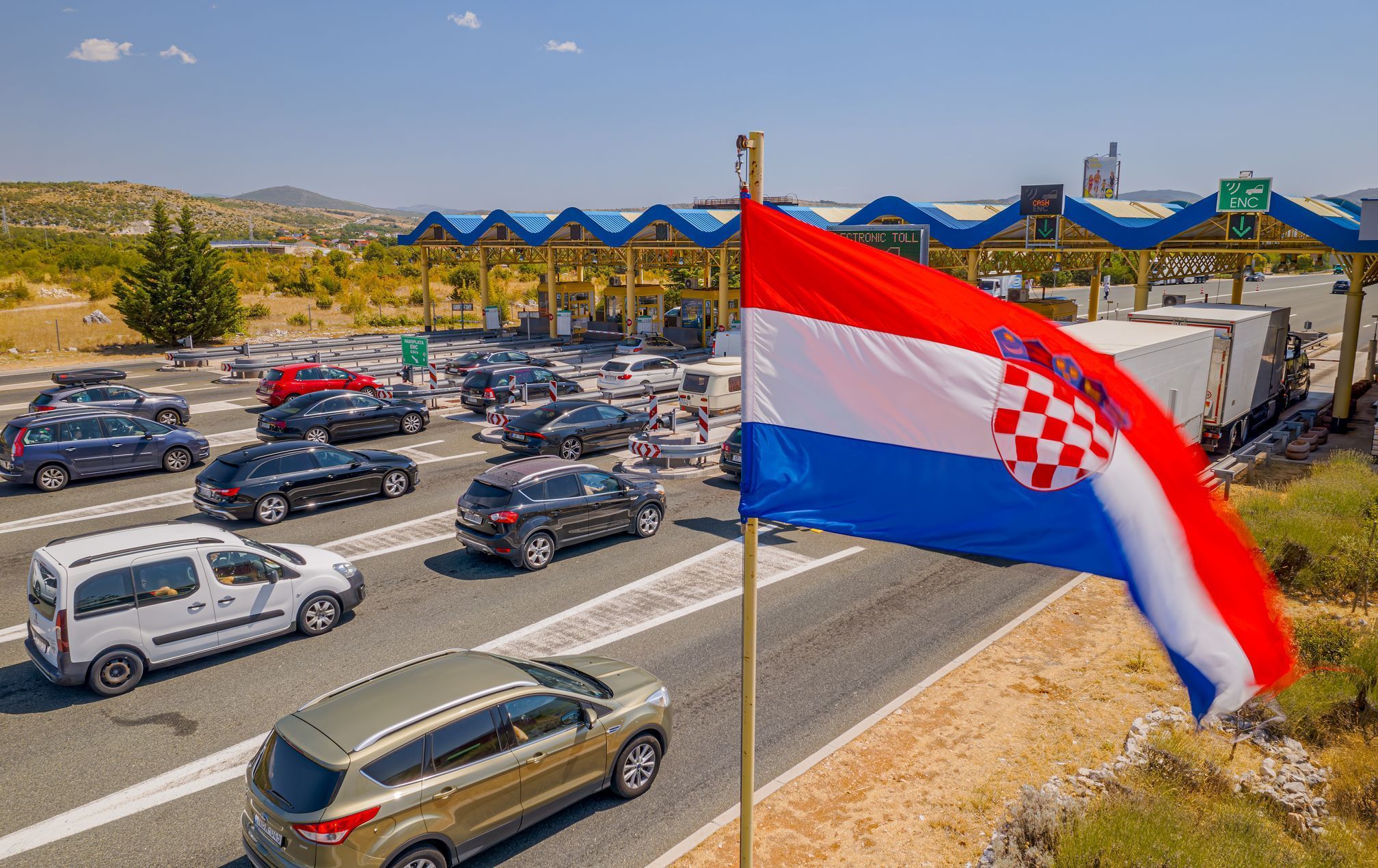 chorvatsko dálnice kolona mýtná brána mýto