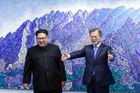 Historický krok diktátora KLDR: Kim levou nohou vstoupil do Jižní Koreje. Je to dojemné, řekl
