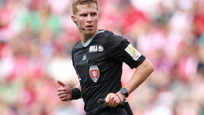 Jan Všetečka rozhodoval utkání Baníku s Karvinou. A domácí jeho výkon neuspokojil