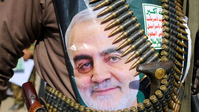 Írán chce pomstít zabití íránského generála Kásema Solejmáního (na snímku).