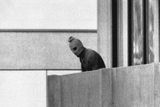 Synonymem teroru na sportovní půdě je dodnes únos izraelských účastníků olympiády v Mnichově 5. září 1972. Palestinští teroristé z organizace symbolicky nazvané Černé září obsadili ubikaci izraelské výpravy v olympijské vesnici.
