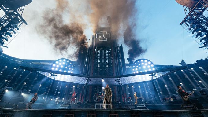 Podívejte se na fotky z pražského koncertu kapely Rammstein.