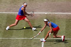 Tenis ŽIVĚ Češky boj o zlatou medaili se sestrami Williamsovými prohrály