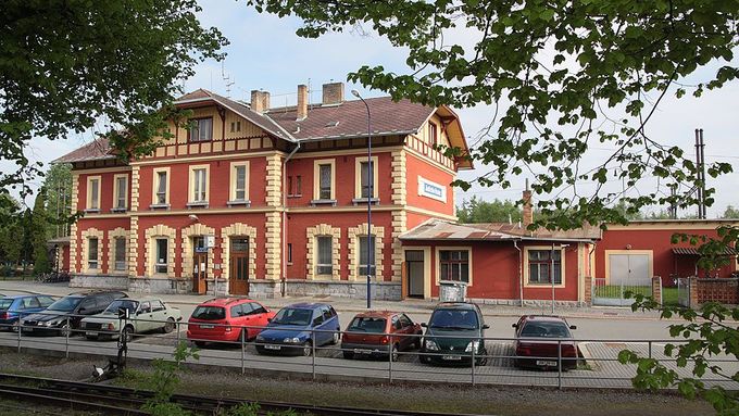 Vlakové nádraží v Jindřichově Hradci (ilustrační foto)