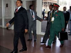 Tanzanský prezident Jakaya Kikwete (vlevo) stál v čele Africké unie od 31.ledna 2008 do 2.února 2009