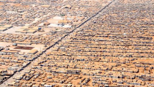Letecký pohled na uprchlický tábor Zátarí v Jordánsku.