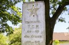 100 let republiky v kostce: Pomník Tomáše Garrigua Masaryka s hvězdou, srpem a kladivem