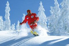 Zisk české lyžařské jedničky klesá, propouštět nechce