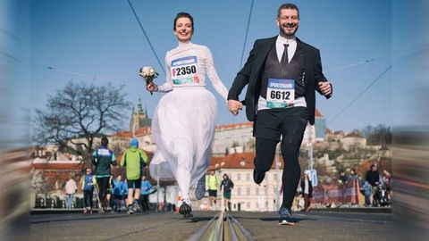 Vzali se na půlmaratonu: Nedovedeme si představit život bez běhání, říkají