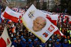 V Polsku tentokrát demonstrovali Kaczyńského stoupenci, ve Varšavě jich přišlo 45 tisíc