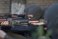 V Donbasu válčí Chorvati proti Srbům, líčí švédský sniper