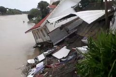 Bouře ve Filipínách má 68 obětí, do řady oblastí se záchranáři zatím nedostali