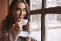 Šálek kávy prodlouží život až o devět minut, zlepší imunitu i fungování jater, tvrdí vědci