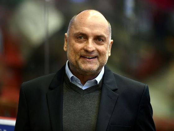 Vladimír Kýhos Hokejový trenér Vladimír Kýhos